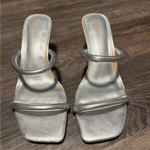 Express Heeled Sandal